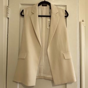 Theory women’s cream sleeveless blazer/vest in size 10 NWT
